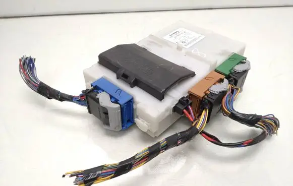 Volvo V70 Fuse module 30765624AE 7G9T14C256FA 30772971