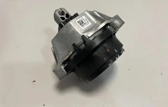 BMW X7 G07 Engine mount bracket 2987951