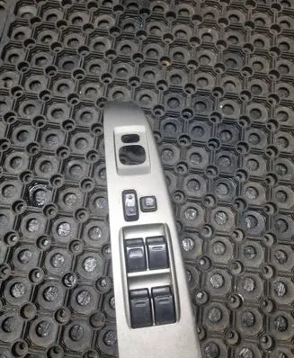 Toyota Prius (XW20) Electric window control switch 8482047021 515051HM4702