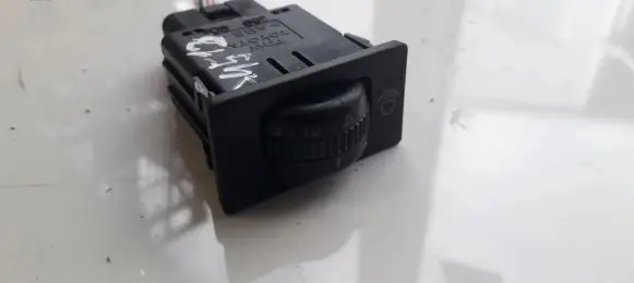 Toyota Corolla Verso AR10 Headlight level height control switch 8415202021 84152-02021