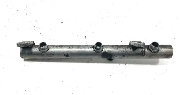 Mercedes-Benz E W211 Fuel main line pipe A6420700695002 A6420700695