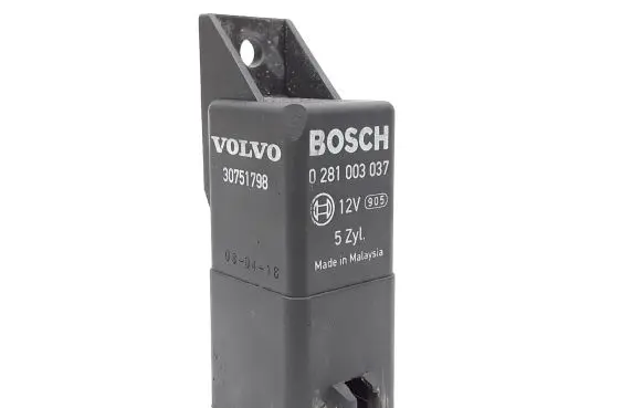 Volvo XC70 Glow plug pre-heat relay 30751798 0281003037