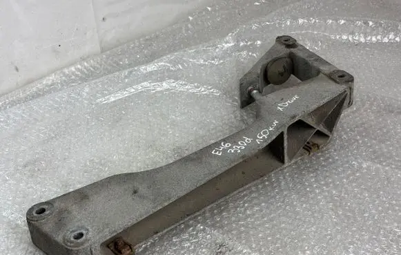BMW 3 E46 Gear shift cable bracket 661972