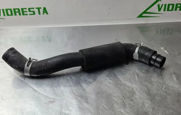Engine coolant pipe/hose