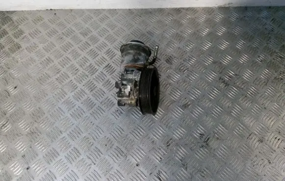 Toyota Corolla Verso AR10 Power steering pump 4431005120
