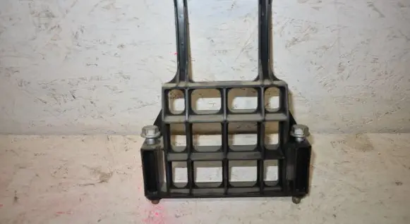 Battery bracket