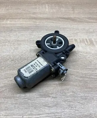 Renault Scenic I Front door window regulator motor 400733T7 LEFTSIDE