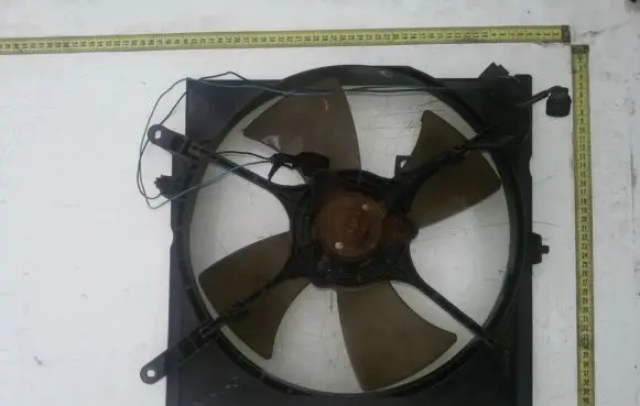 Mitsubishi Lancer Radiator cooling fan shroud