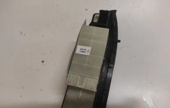 Suzuki Grand Vitara II Electric window control switch 64J202725T 62J002835T 65J05PKL