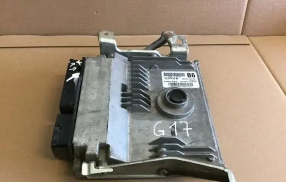 Toyota Corolla E140 E150 Engine control unit/module 896610Z560