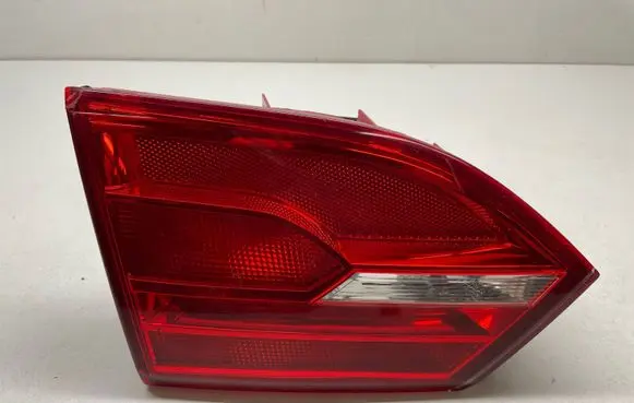 Volkswagen Jetta VI Tailgate rear/tail lights 5C6945093