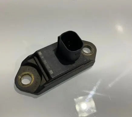 Mercedes-Benz E W211 Air suspension front height level sensor 0025426918