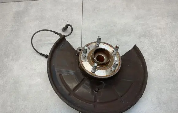 Front wheel hub