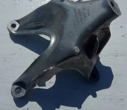 Audi A4 S4 B9 Engine mounting bracket 8W0199307E