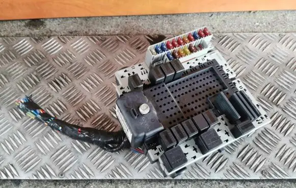 Volvo V70 Fuse module 30679527