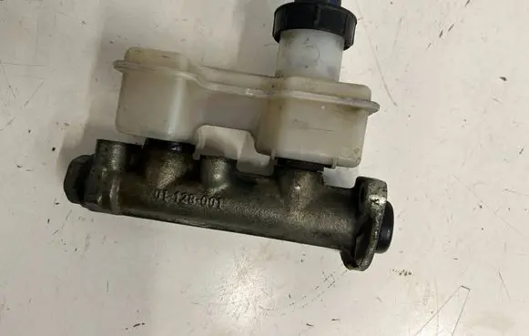 Microcar MC Master brake cylinder 01128001