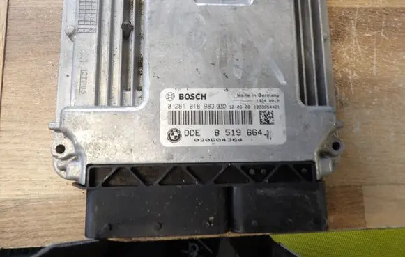 BMW X1 E84 Engine ECU kit and lock set 0281018983 030604364 8519664