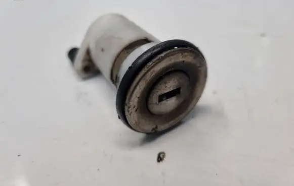Peugeot Boxer Front door lock (next to the handle) 