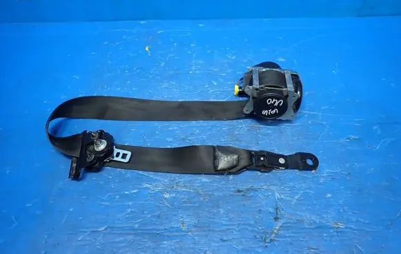 Volvo V40 Front seatbelt 31390454 619946000 29072014