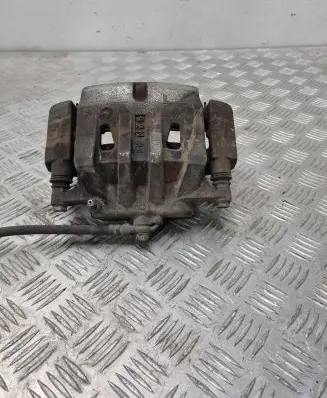 Toyota RAV 4 (XA50) Front brake caliper 4539