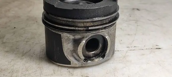 Mitsubishi Outlander Piston M174