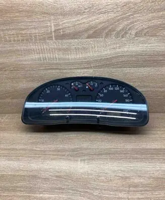 Volkswagen PASSAT B5 Speedometer (instrument cluster) 310919861J 110008793