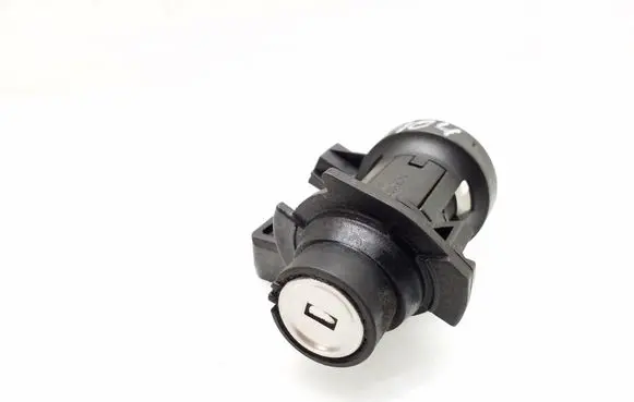 Mercedes-Benz C W204 Tailgate exterior lock A2047500061
