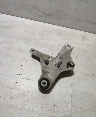 Mercedes-Benz GLA W156 Engine mounting bracket A2462401309