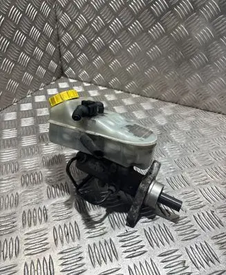Master brake cylinder