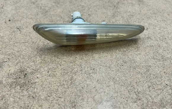 BMW 3 E46 Front fender indicator light 63136911372 6911372 63137165916