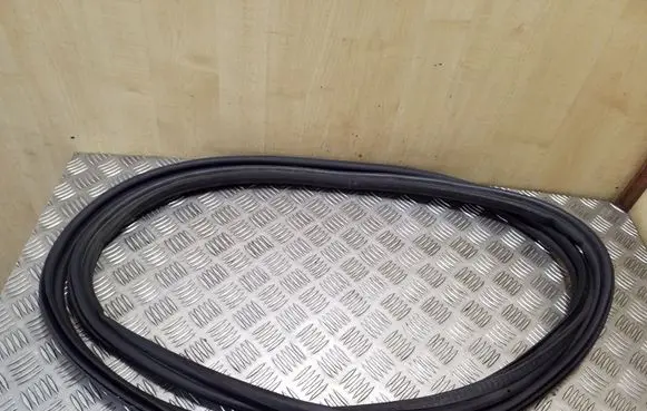 Peugeot 3008 I Trunk rubber seal (body) 