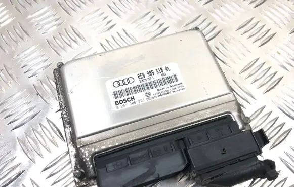 Audi A4 S4 B6 8E 8H Engine control unit/module 8E0909518AL 0261208228