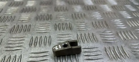 Mercedes-Benz CLC CL203 Fuel Injector clamp holder
