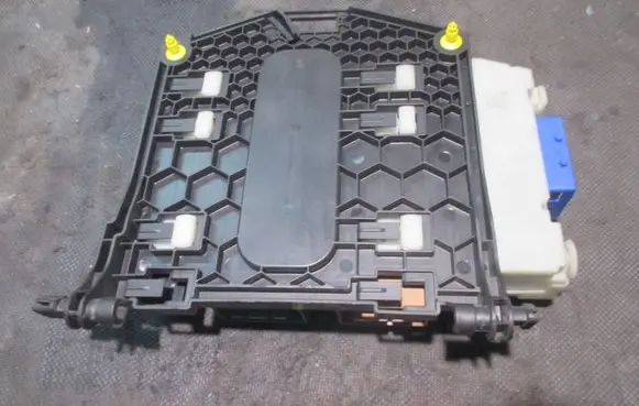 Ford Mondeo MK IV Fuse module 7G9T14A073DF LTQF01125TP 28233297