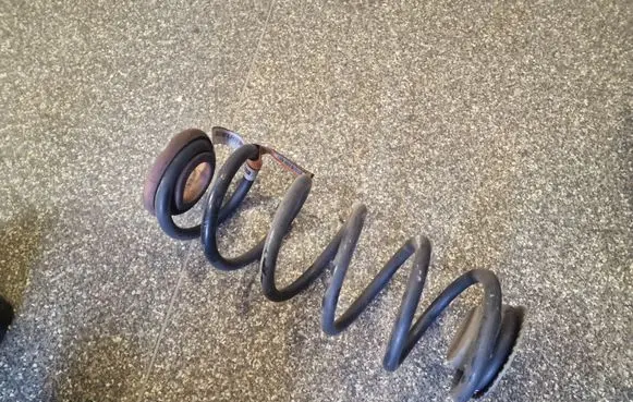 Chrysler 200 Rear coil spring