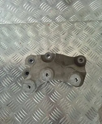 Opel Astra K Gearbox mounting bracket 42496573