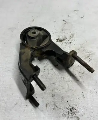 Toyota Avensis T250 Engine mount bracket 123710r010