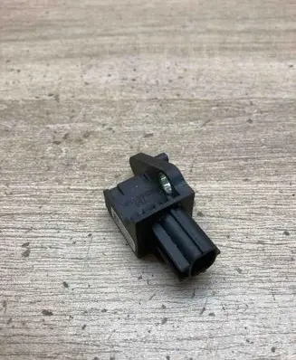 Volkswagen Tiguan Airbag deployment crash/impact sensor 5N0959351 23081503