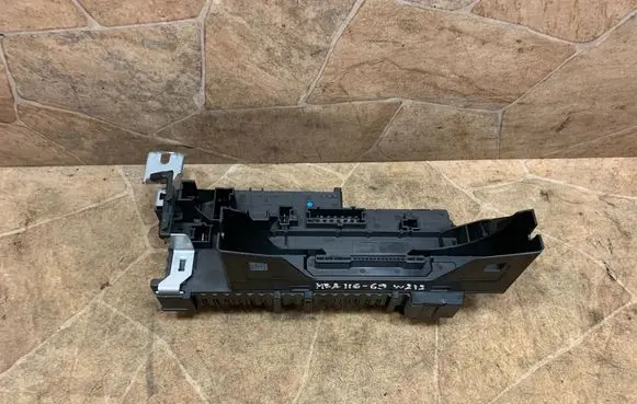 Mercedes-Benz E W212 Fuse box set A0025421319