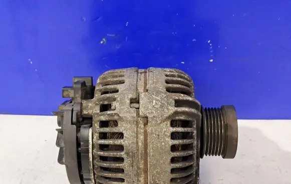 Volvo V70 Generator/alternator 30667894 0124525060