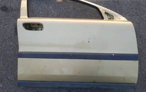 Volvo S60 Front door GELTONOS