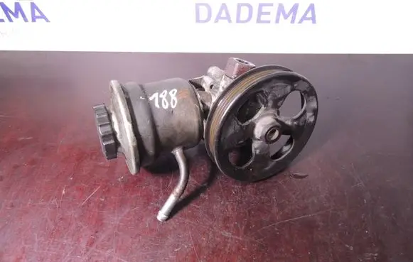 Toyota Yaris Power steering pump D188