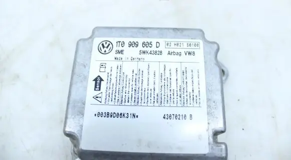 Volkswagen Touran I Airbag control unit/module 1T0909605D