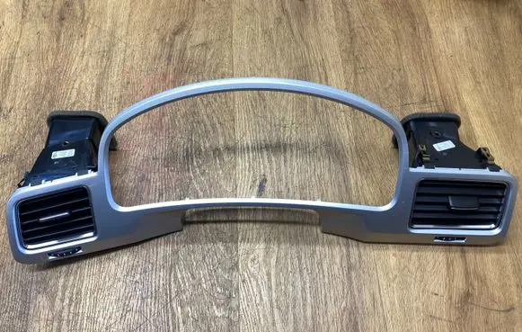 Volkswagen Touareg II Dashboard trim 7P2857226