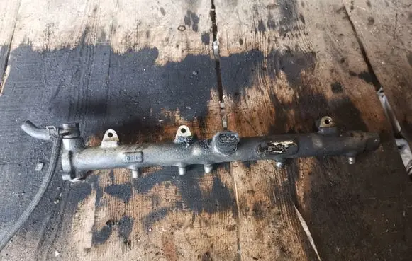 Hyundai Trajet Fuel main line pipe 0445214026 3140027000