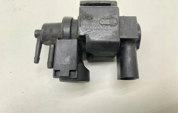 Audi A4 S4 B7 8E 8H Turbo solenoid valve 059906629A