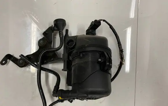 Jaguar F-Pace Fuel filter housing GX739B072AD