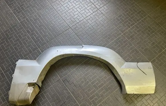 Toyota Land Cruiser (J120) Rear arch trim