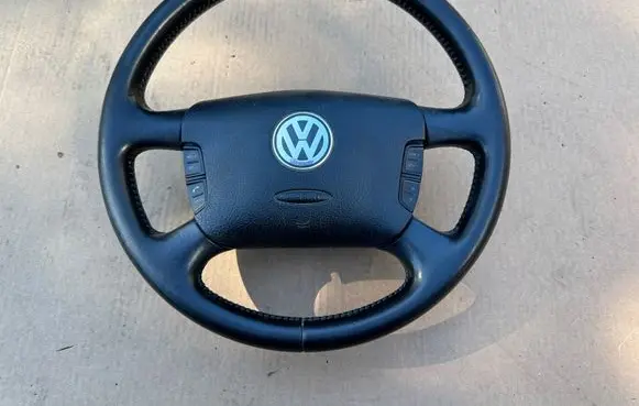 Volkswagen Multivan T5 Steering wheel 7H5419091K 7H5880201E