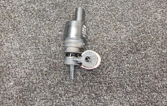 Porsche Macan (95B) Windscreen/windshield washer pump 1K6955651